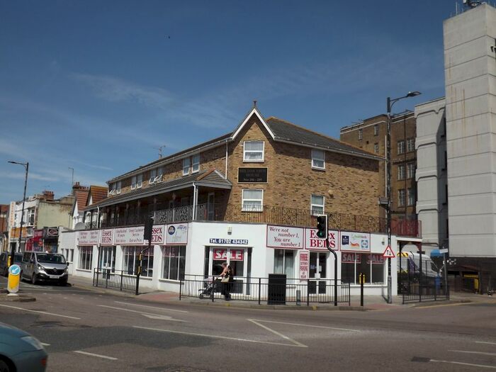 1 Bedroom Flat To Rent In London Road, Westcliff, SS0