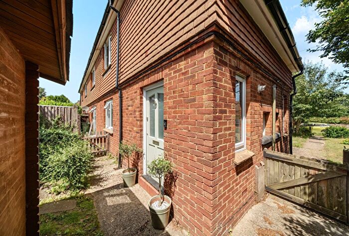 2 Bedroom Flat For Sale In Ramslye Road, Tunbridge Wells, Kent, TN4