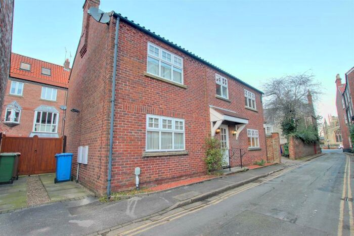 3 Bedroom House To Rent In Waltham Lane, Beverley, HU17