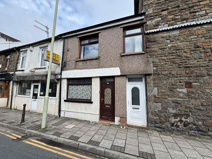 2 Bedroom Flat To Rent In Llewellyn Street, Pentre, Rhondda Cynon Taff., CF41