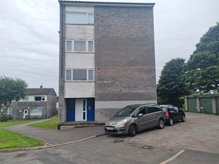 2 Bedroom Flat For Sale In Waveney Road, Peterlee, SR8