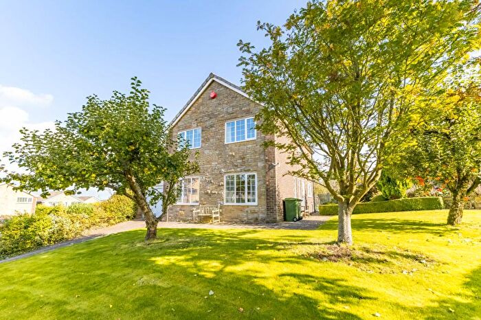 4 Bedroom Detached House For Sale In Cliffe Park, Shepley, Huddersfield, HD8