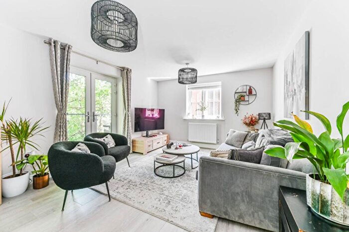 2 Bedroom Flat To Rent In Mill Road, Epsom, KT17