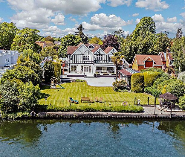 5 Bedroom Detached House To Rent In Fishery Road, Maidenhead, Berkshire, SL6