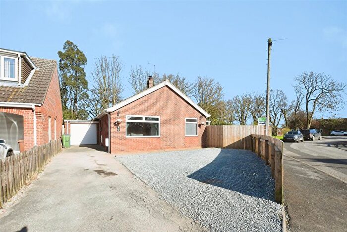 2 Bedroom Detached Bungalow For Sale In Pilmar Lane, Roos, Hull, HU12