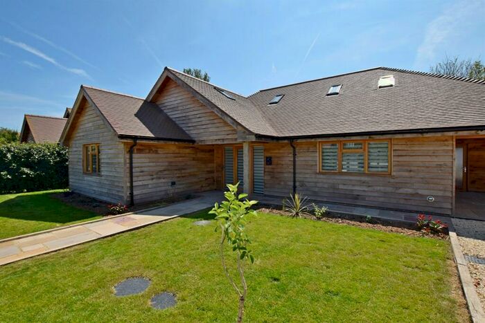 5 Bedroom Detached Bungalow To Rent In Maypole Lane, Yapton, BN18