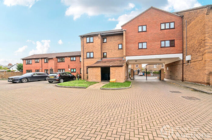 1 Bedroom Apartment For Sale In Imperial Road, Windsor, Berkshire, SL4