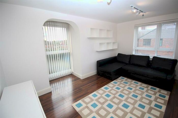 2 Bedroom Apartment To Rent In Somercoates Close, New Barnet, EN4