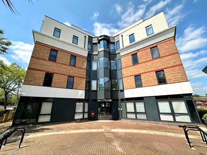 2 Bedroom Apartment For Sale In London Road, Bracknell, Berkshire, RG12