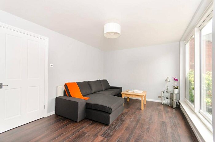 3 Bedroom House To Rent In Caistor Road, Clapham South, London, SW12