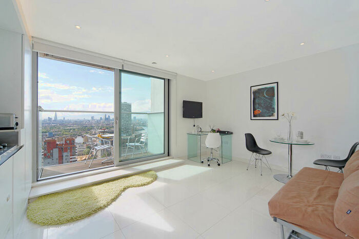 Studio To Rent In West Tower, Pan Peninsula, E14
