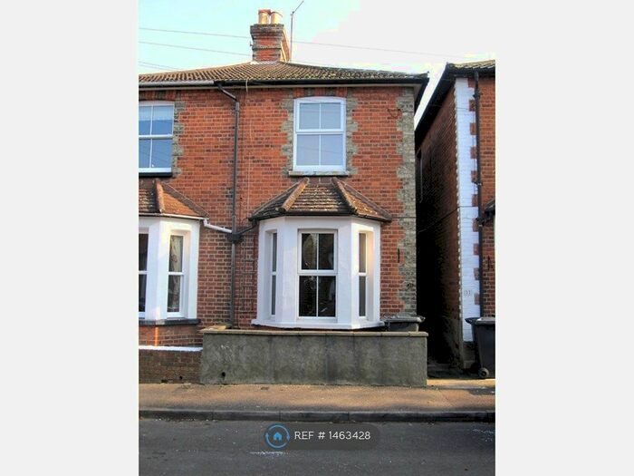 2 Bedroom Semi-Detached House To Rent In Acacia Road, Guildford, GU1