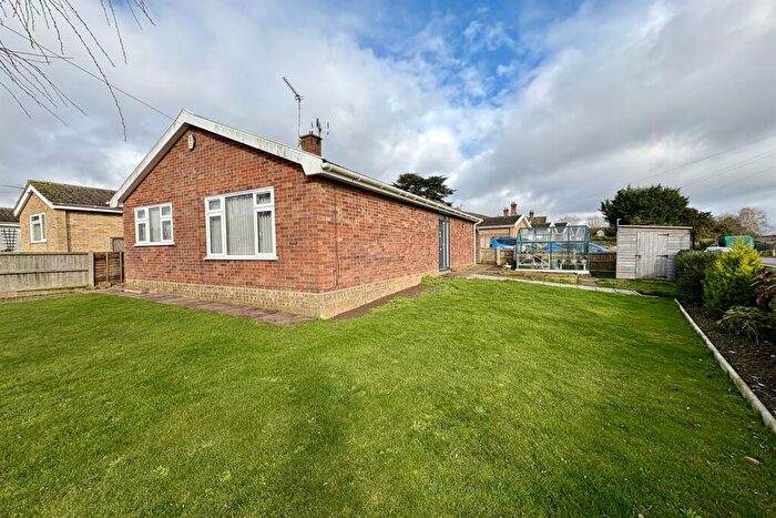 2 Bedroom Detached Bungalow For Sale In St. Edmunds Road, Norwich, NR13