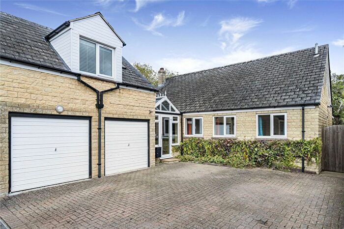 4 Bedroom Bungalow For Sale In Park Close, Kirtlington, OX5