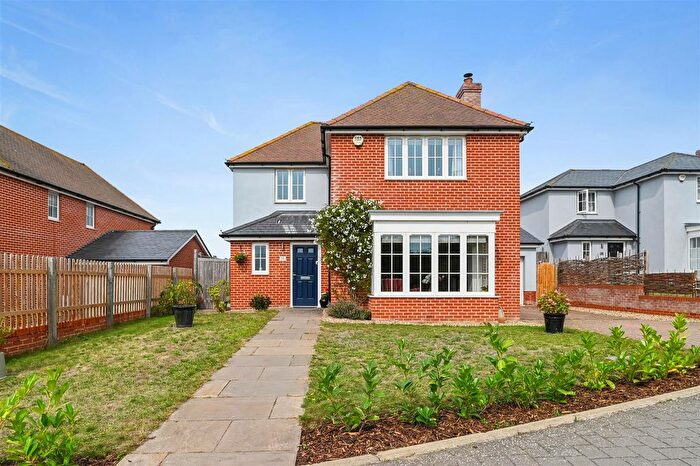 5 Bedroom Detached House For Sale In Poppy Field, Brantham, Suffolk, CO11