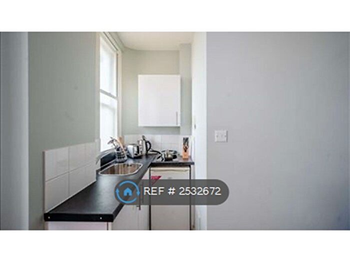1 Bedroom Flat To Rent In Hill Street, London, W1J