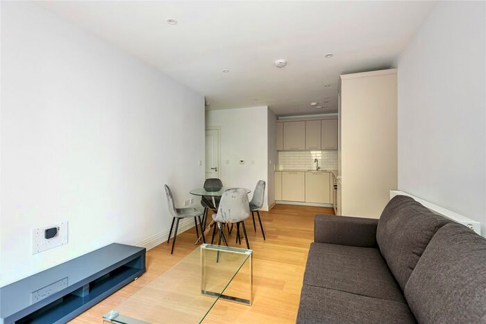 2 Bedroom Maisonette To Rent In Filbert Street, Reading, RG1