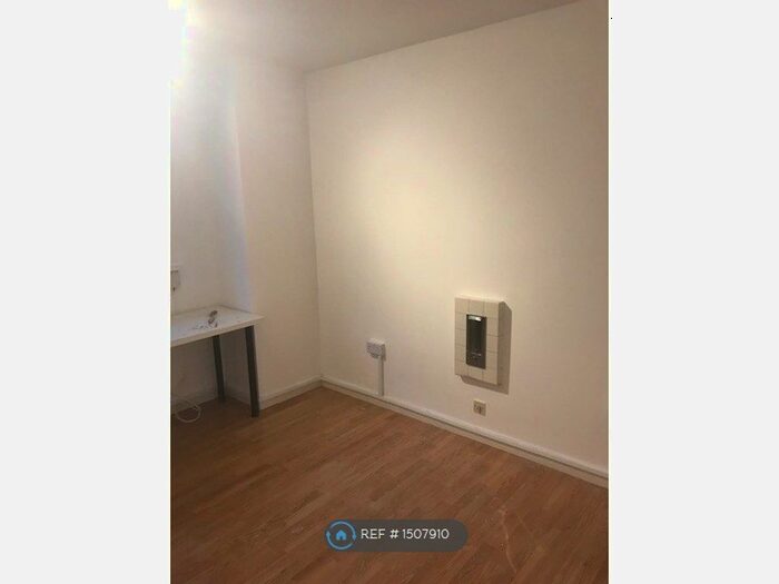 2 Bedroom Flat To Rent In Wardalls House, London, SE8