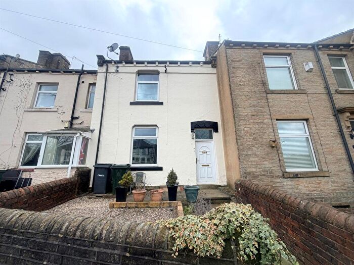 2 Bedroom Terraced House For Sale In Huddersfield Road, Wyke, Bradford, BD12