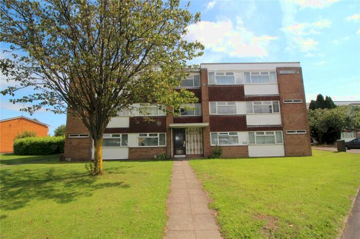 2 Bedroom Flat To Rent In Stratford Road, Shirley, Solihull, West Midlands, B90