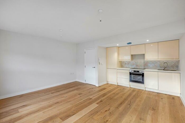 1 Bedroom Apartment To Rent In Rommany Road, SE27