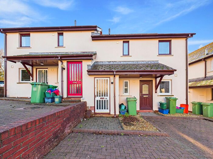 1 Bedroom Flat For Sale In The Clicketts, Tenby, SA70