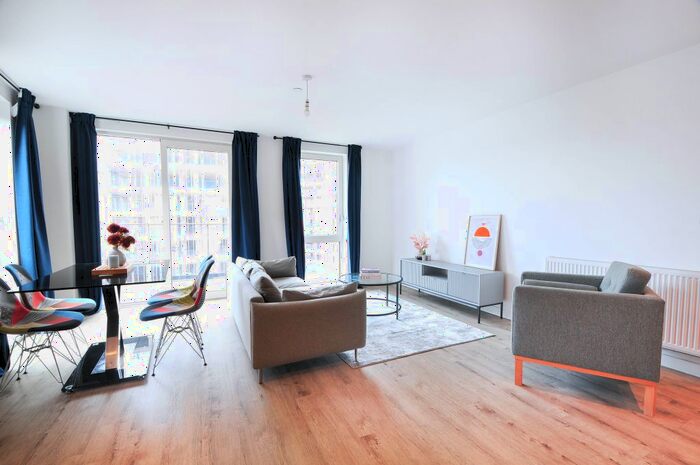 3 Bedroom Flat To Rent In Lockside Lane, Salford, M5