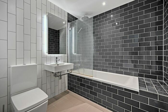 1 Bedroom Flat To Rent In Cable Street, London, E16