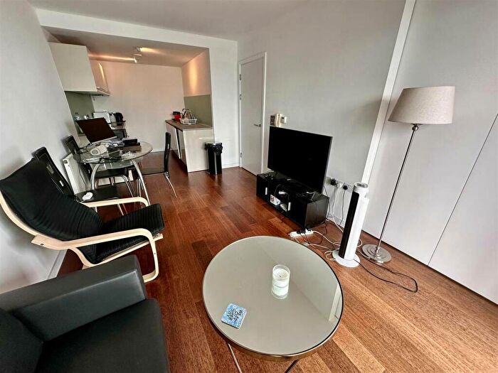 1 Bedroom Apartment For Sale In Deansgate, Manchester, Greater Manchester, M3