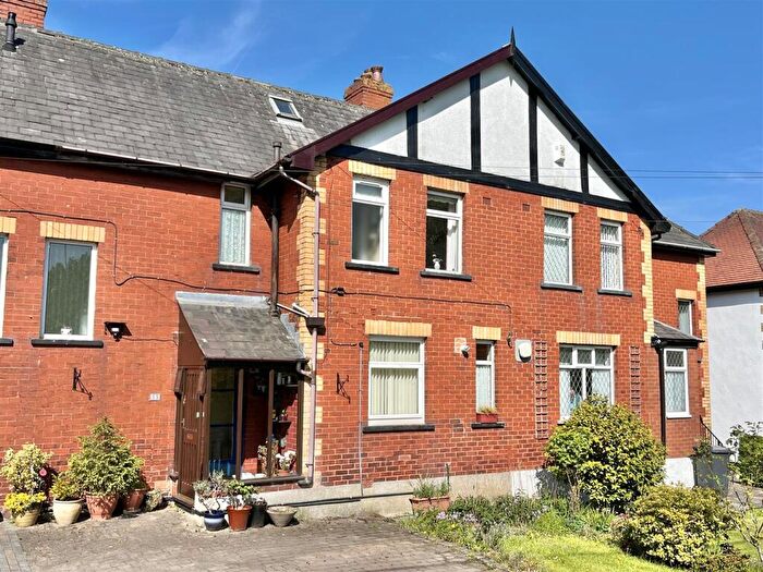 3 Bedroom Terraced House For Sale In Glossop Road, Charlesworth, Glossop, SK13