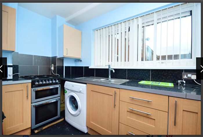 2 Bedroom Flat For Sale In Margate Drive, Grimesthorpe, Sheffield, S4