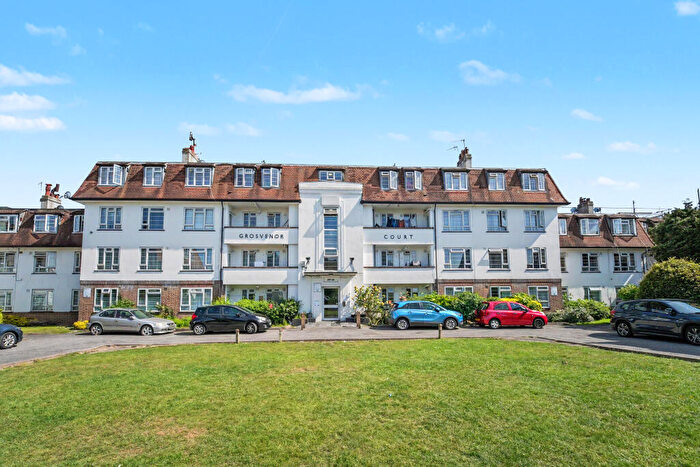 2 Bedroom Flat For Sale In Grosvenor Court, London Road, Morden, Surrey, SM4
