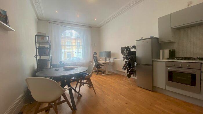 1 Bedroom Flat To Rent In Claremont Square, London, N1