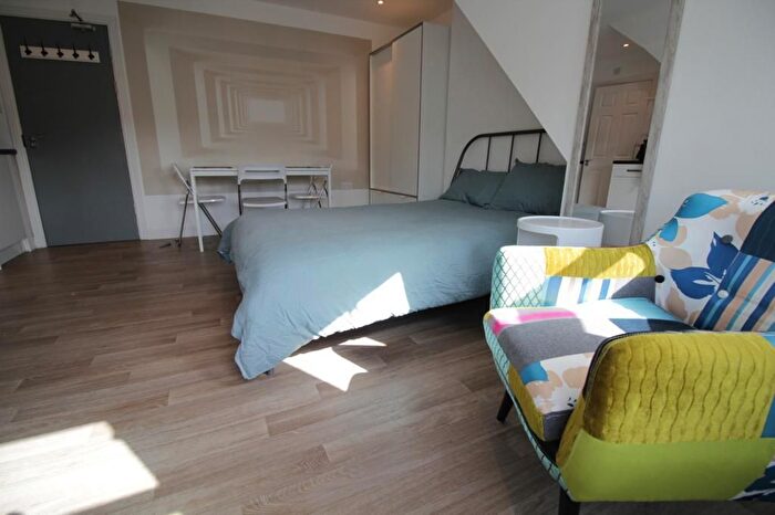 1 Bedroom Flat To Rent In Eldon Place, Westbourne, Bournemouth, BH4