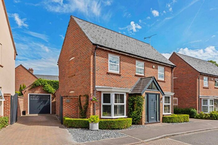 3 Bedroom Detached House For Sale In St. Dunstans Close, Monks Risborough, HP27