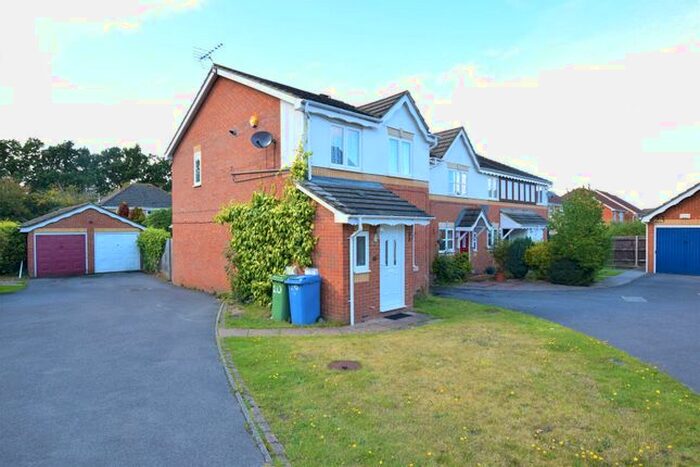 3 Bedroom Link Detached House To Rent In Skelton Fields, Warfield, Berkshire, RG42