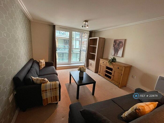 2 Bedroom Flat To Rent In Horsted Court, Brighton, BN1