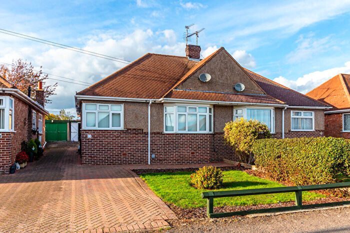 2 Bedroom Semi-Detached Bungalow For Sale In Upper Park Avenue, Rushden, NN10
