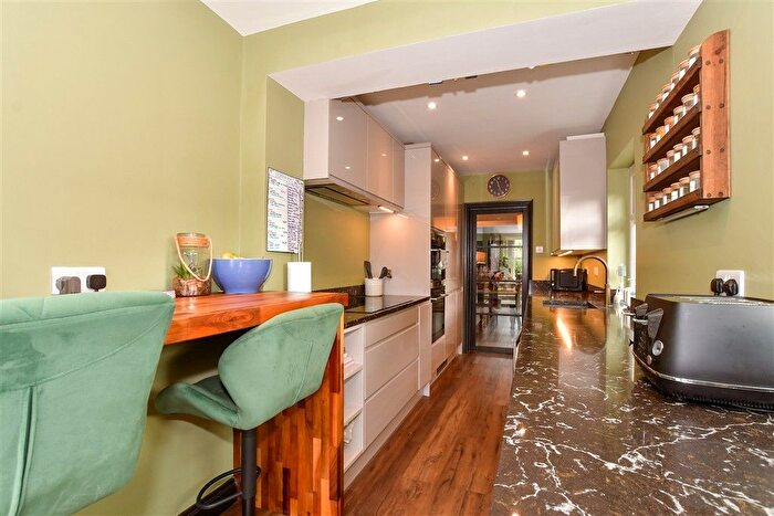 2 Bedroom Semi Detached House For Sale In Littlehaven Lane, Horsham, West Sussex, RH12