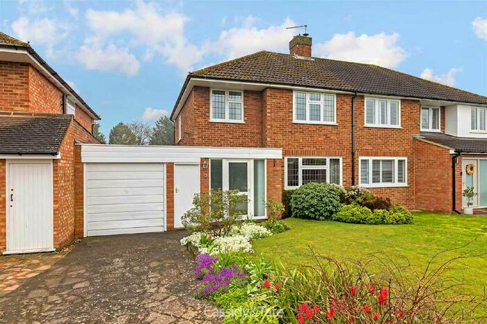 3 Bedroom Semi-Detached House For Sale In The Croft, Chiswell Green, St Albans, AL2