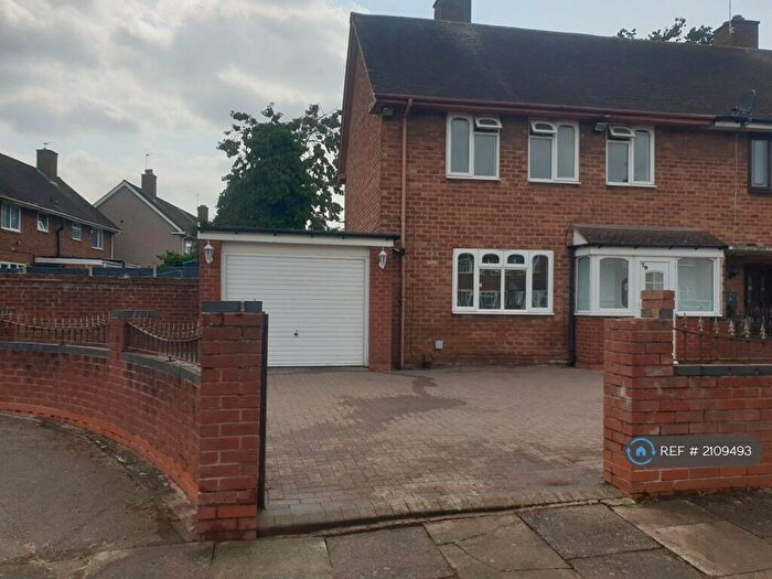 3 Bedroom End Of Terrace House To Rent In Hengham Road, Birmingham, B26