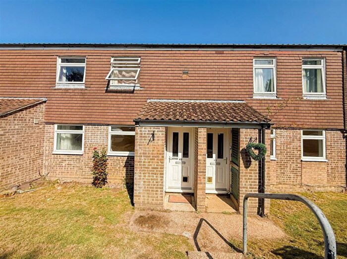 2 Bedroom Flat To Rent In Campbell Close, Uckfield, TN22