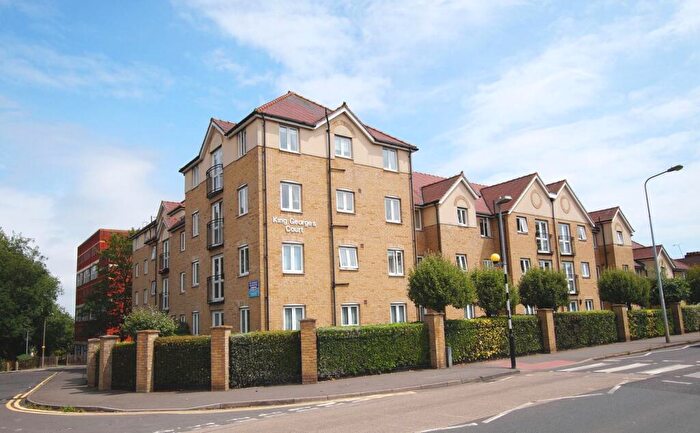 1 Bedroom Retirement Property For Sale In King Georges Close, Rayleigh, SS6
