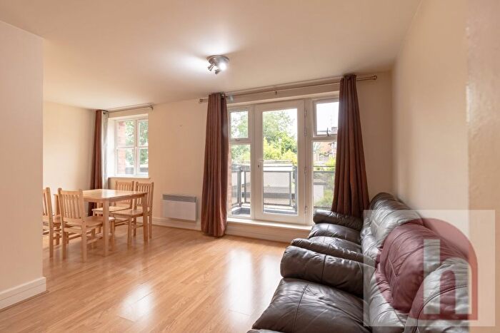 2 Bedroom Flat To Rent In Greyhound Hill, London, NW4