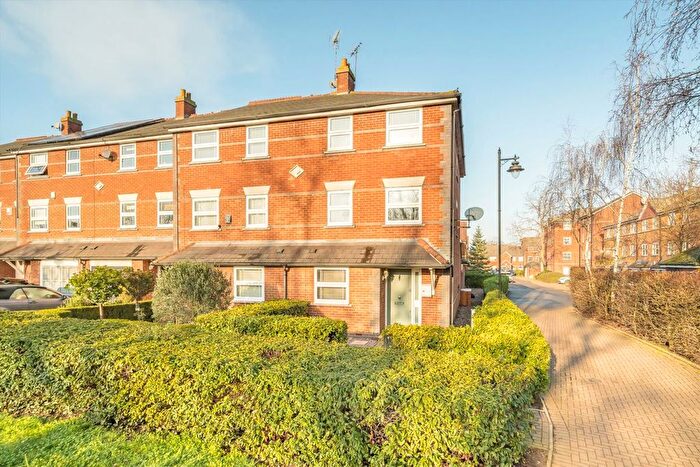 4 Bedroom Property For Sale In Massingberd Way, Tooting Bec, SW17