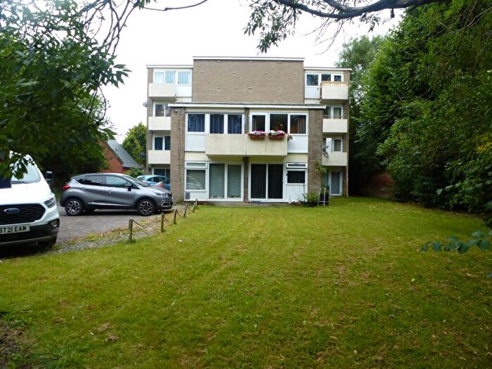 1 Bedroom Flat To Rent In Crescent Court, Crescent Road, RG1