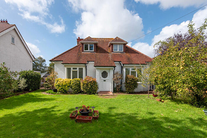 3 Bedroom Detached House For Sale In Durrington Hill, Worthing, BN13