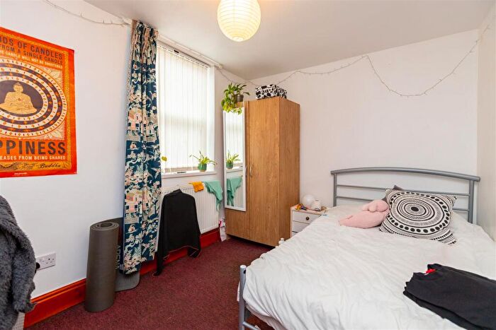 6 Bedroom House To Rent In Luton Road, Birmingham, B29
