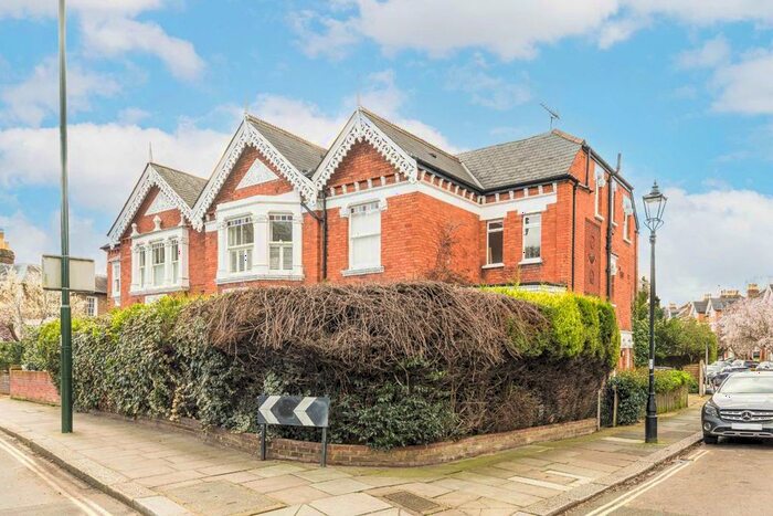 2 Bedroom Flat To Rent In Richmond Road, Twickenham, TW1