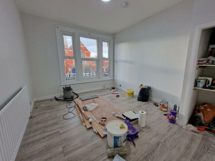 2 Bedroom Flat To Rent In C Green Lanes, Harringay, N8